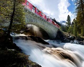 Cascada da Bernina - Pontresina Cascada da Bernina - Pontresina